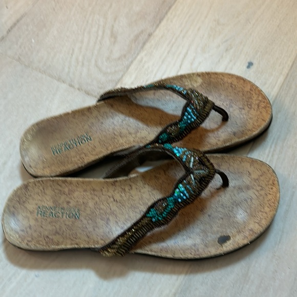 Kenneth Cole Reaction brown and turquoise beaded sandals - sz 8 - Picture 4 of 9